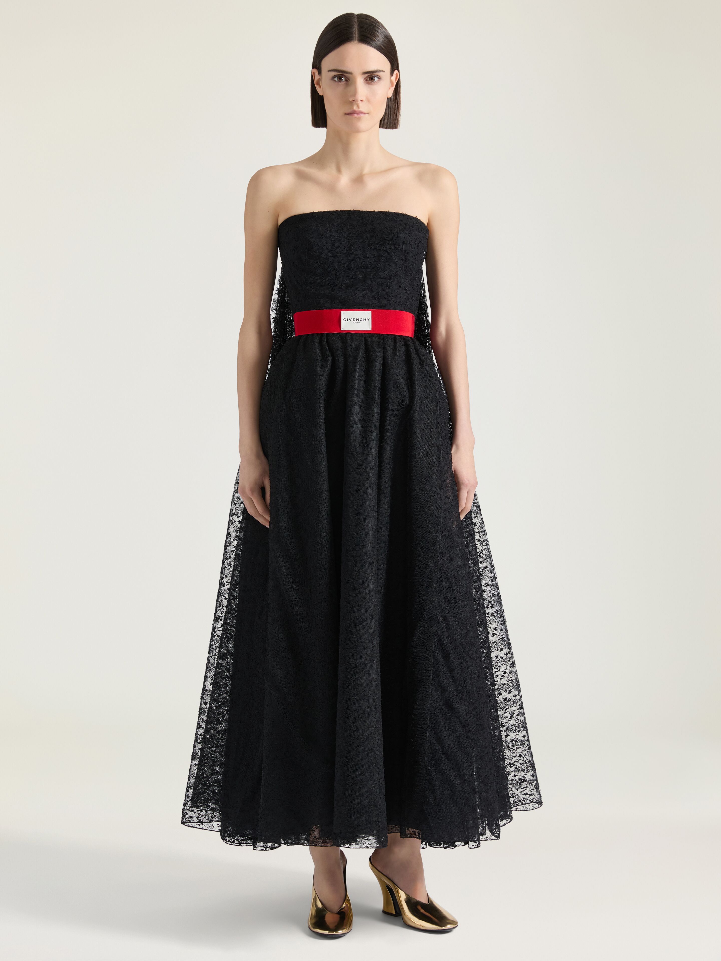 Bustier cape back evening dress in lace